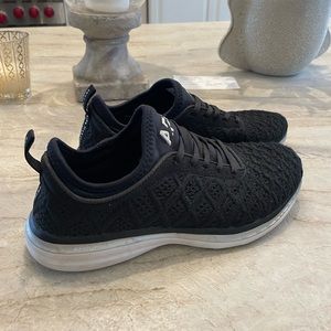 APL Techloom Phantom W size 8.5 great condition!